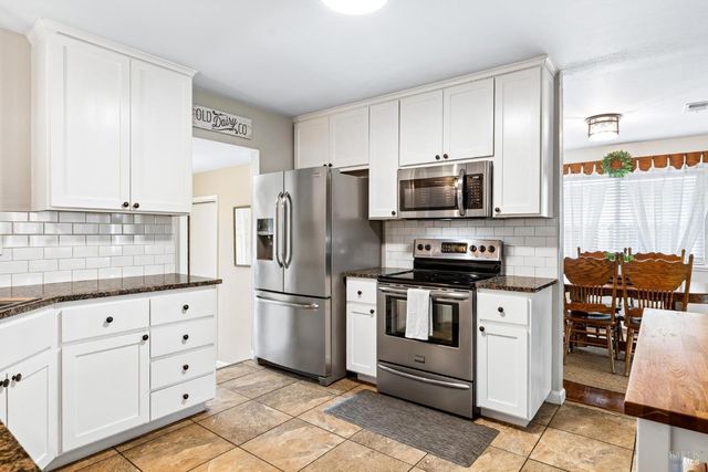 100 Anita Ct, Vacaville, CA 95688