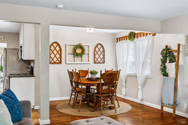 100 Anita Ct, Vacaville, CA 95688