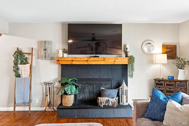 100 Anita Ct, Vacaville, CA 95688