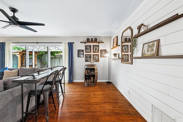 100 Anita Ct, Vacaville, CA 95688