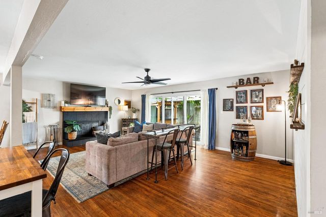 100 Anita Ct, Vacaville, CA 95688