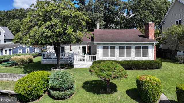 352 RIVERSIDE DR, Pasadena, MD 21122