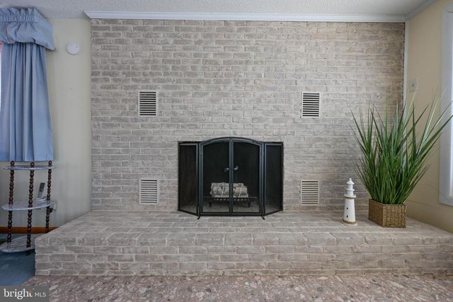 352 RIVERSIDE DR, Pasadena, MD 21122