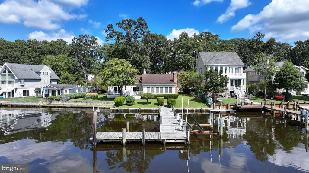 352 RIVERSIDE DR, Pasadena, MD 21122