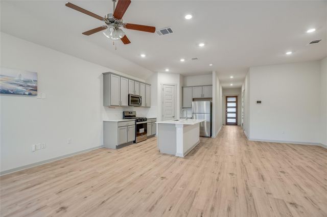 2244 Alamar WALK, Leander, TX 78641