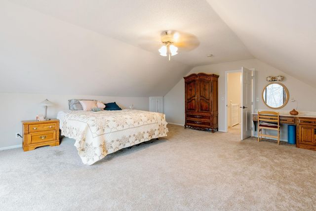 71 Deer Hills Court, North Oaks, MN 55127