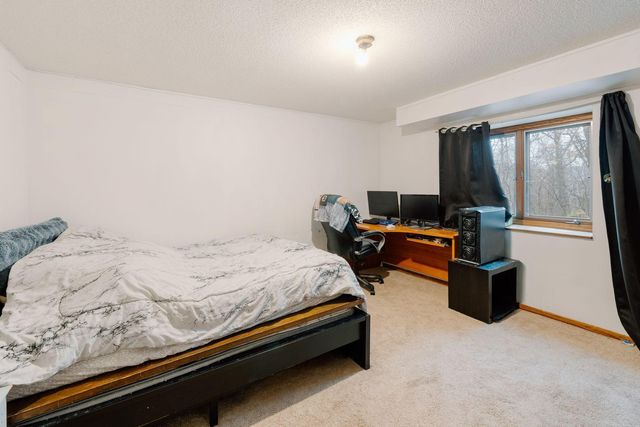 71 Deer Hills Court, North Oaks, MN 55127