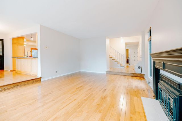 71 Deer Hills Court, North Oaks, MN 55127