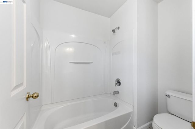 1405 Cat Tail Dr, Stockton, CA 95204