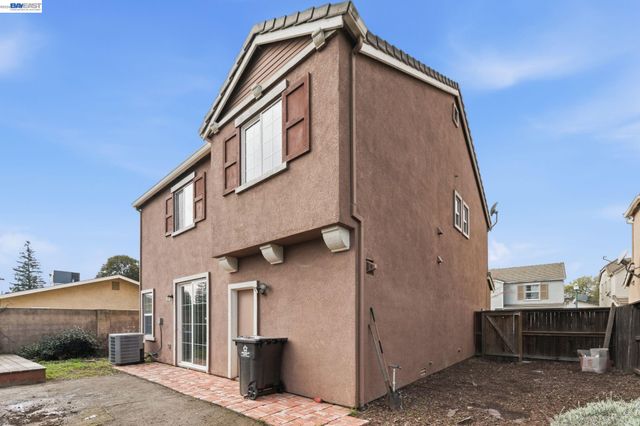 1405 Cat Tail Dr, Stockton, CA 95204