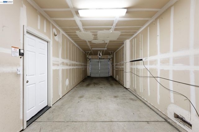 1405 Cat Tail Dr, Stockton, CA 95204