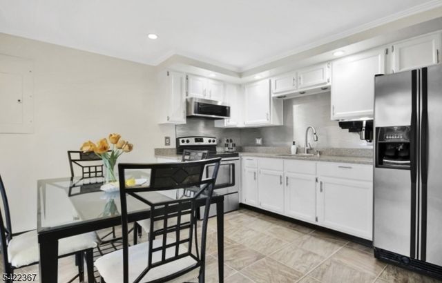 3 Prospect St 2D, Mount Arlington Boro, NJ 07856