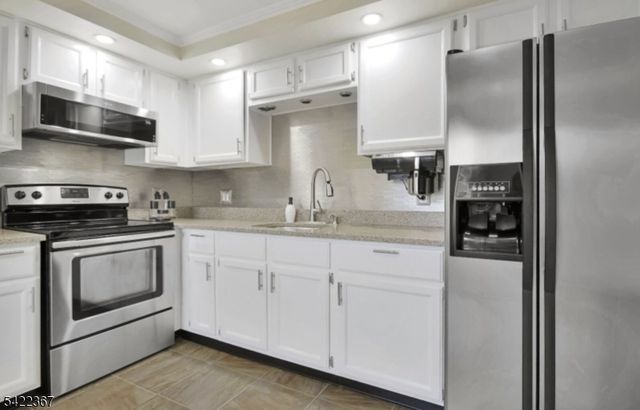 3 Prospect St 2D, Mount Arlington Boro, NJ 07856