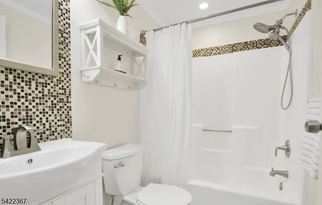 3 Prospect St 2D, Mount Arlington Boro, NJ 07856