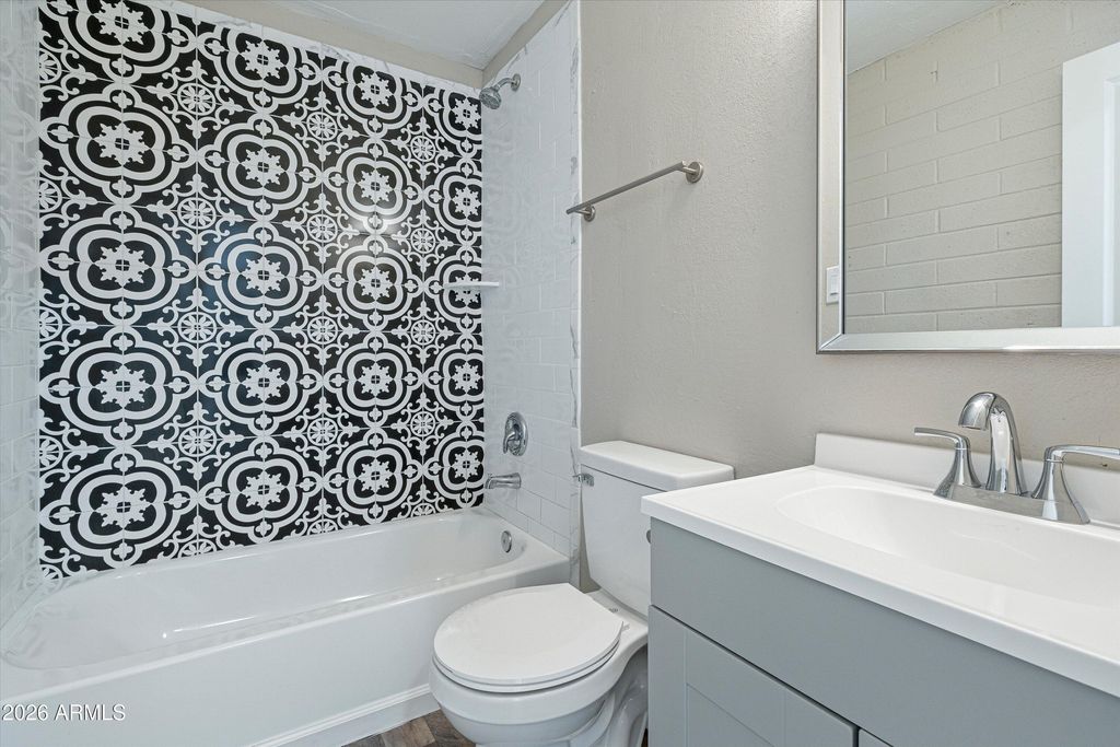 Image 15 of property listing at 5618 E 31ST Street, Tucson, AZ 85711