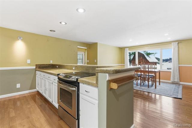 6290 Briggs Lake Drive, Brighton, MI 48116