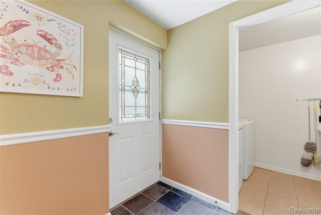 6290 Briggs Lake Drive, Brighton, MI 48116