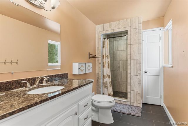 6290 Briggs Lake Drive, Brighton, MI 48116