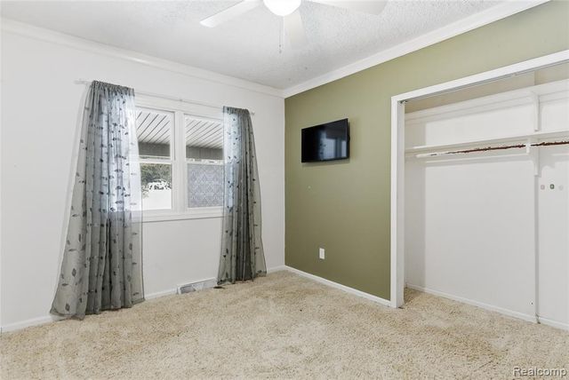 6290 Briggs Lake Drive, Brighton, MI 48116