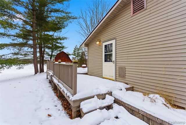 6290 Briggs Lake Drive, Brighton, MI 48116