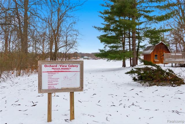 6290 Briggs Lake Drive, Brighton, MI 48116