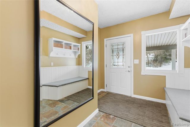 6290 Briggs Lake Drive, Brighton, MI 48116