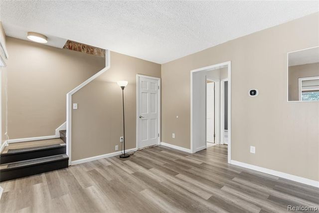 6290 Briggs Lake Drive, Brighton, MI 48116