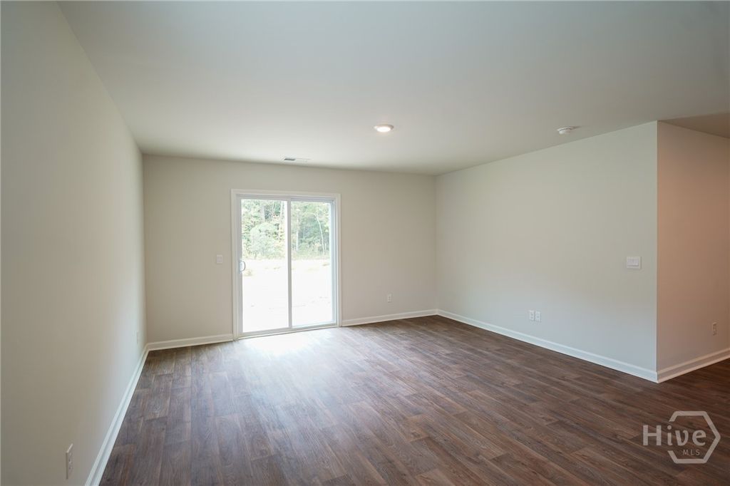 Image 7 of property listing at 123 Painted Lady Loop, Savannah, GA 31419