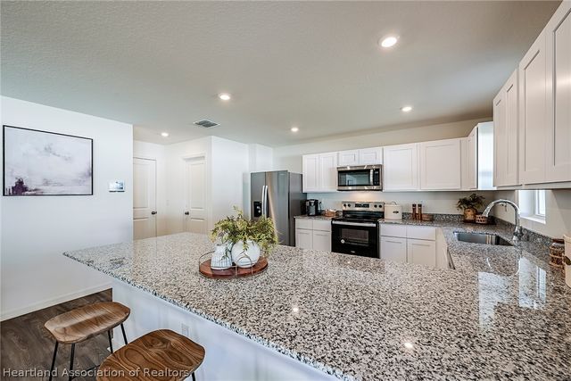 704 OAK HAMMOCK Way, Avon Park, FL 33825