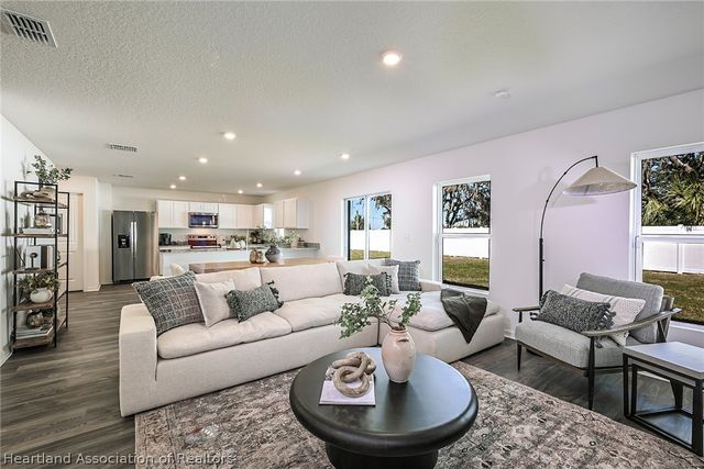 704 OAK HAMMOCK Way, Avon Park, FL 33825