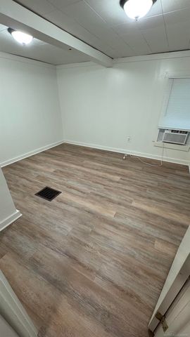 59 E Burdick Street, Oxford, MI 48371