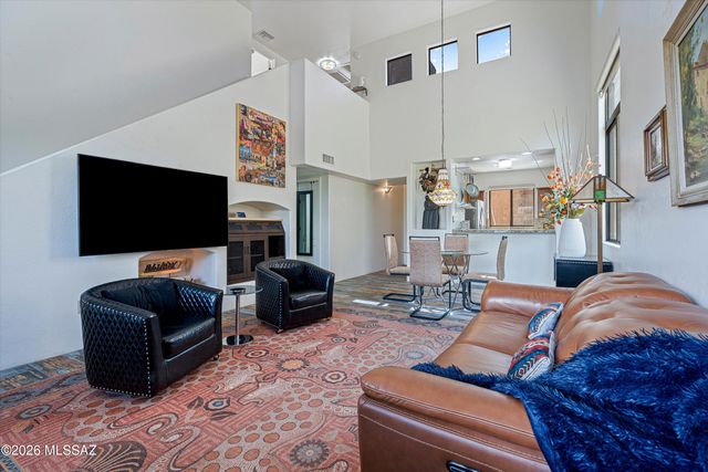 49 S Crown Plaza, Vail, AZ 85641