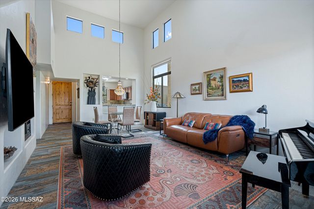 49 S Crown Plaza, Vail, AZ 85641