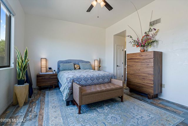49 S Crown Plaza, Vail, AZ 85641