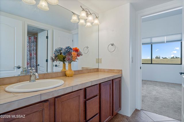 49 S Crown Plaza, Vail, AZ 85641