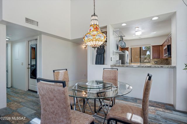 49 S Crown Plaza, Vail, AZ 85641