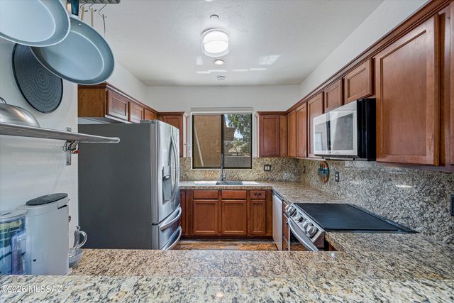 49 S Crown Plaza, Vail, AZ 85641