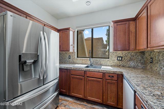 49 S Crown Plaza, Vail, AZ 85641