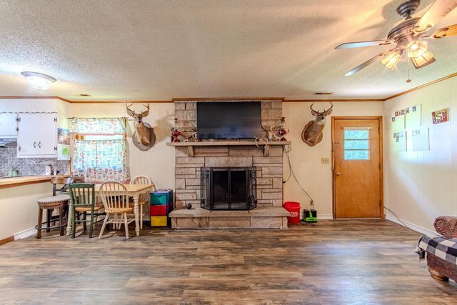 5011 SUNNY ACRES DR, Waynesboro, TN 38485