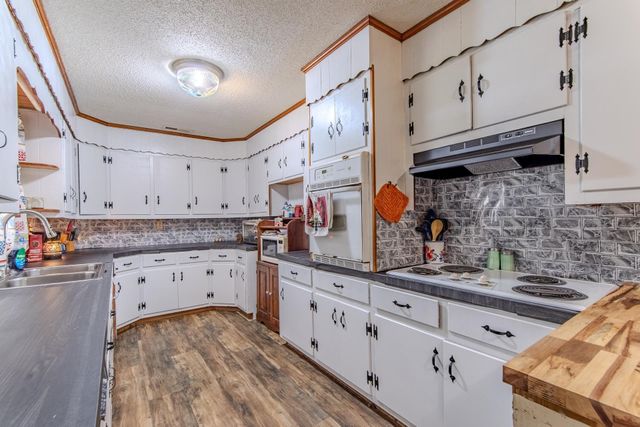 5011 SUNNY ACRES DR, Waynesboro, TN 38485