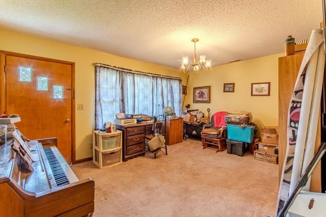 5011 SUNNY ACRES DR, Waynesboro, TN 38485