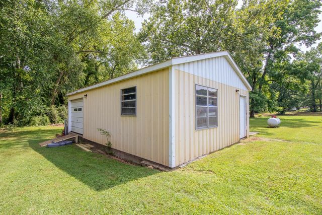 5011 SUNNY ACRES DR, Waynesboro, TN 38485