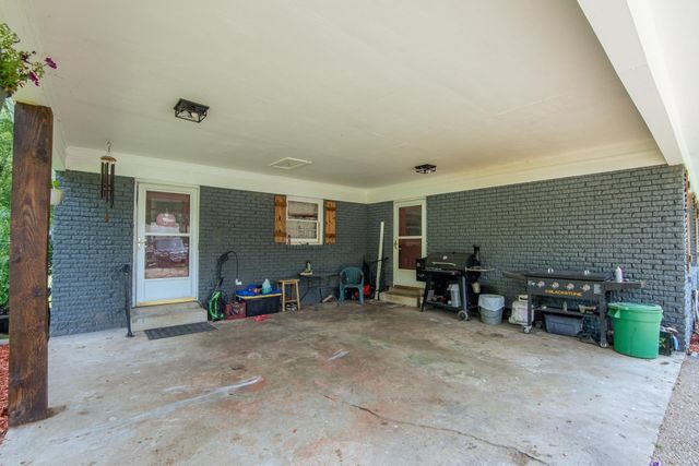 5011 SUNNY ACRES DR, Waynesboro, TN 38485