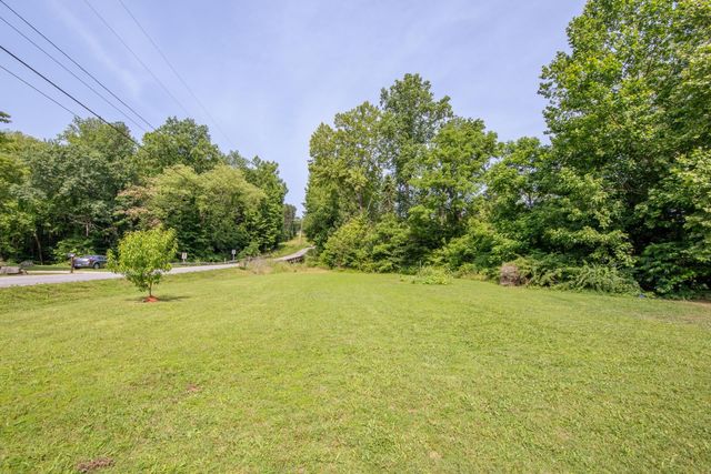 5011 SUNNY ACRES DR, Waynesboro, TN 38485