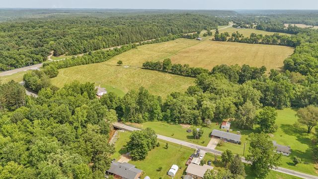 5011 SUNNY ACRES DR, Waynesboro, TN 38485