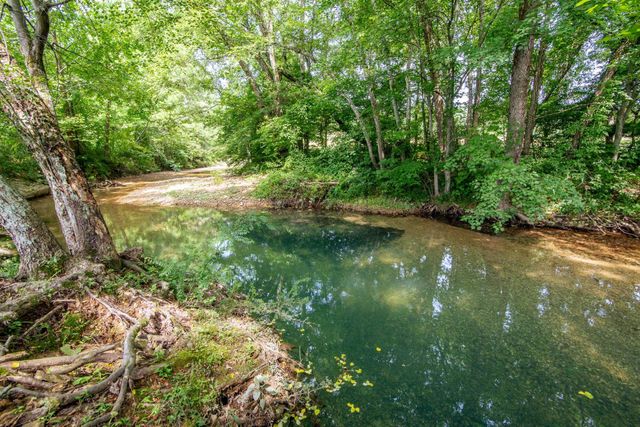 5011 SUNNY ACRES DR, Waynesboro, TN 38485