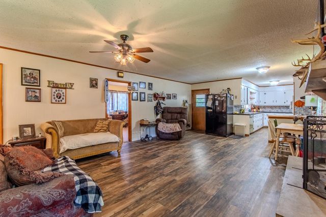 5011 SUNNY ACRES DR, Waynesboro, TN 38485