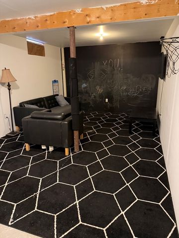 15 Glen Ave, Fitchburg, MA 01420