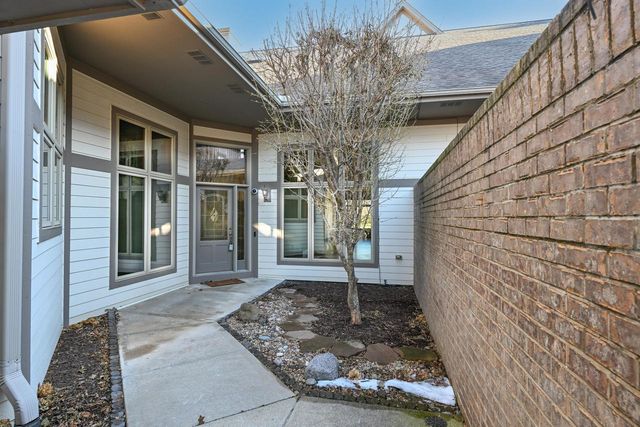 7513 W Tuckaway Pines CIRCLE, Franklin, WI 53132