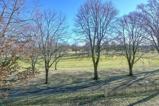 7513 W Tuckaway Pines CIRCLE, Franklin, WI 53132